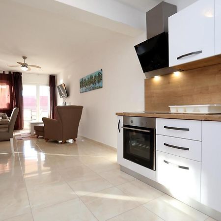 Villa Stella โตรกีร์ ภายนอก รูปภาพ