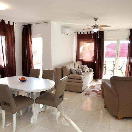 Villa Stella โตรกีร์ ภายนอก รูปภาพ