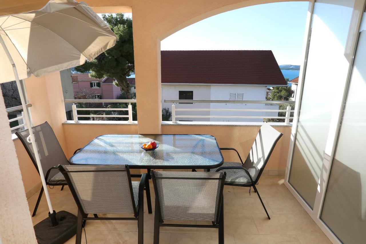 Villa Stella โตรกีร์ ภายนอก รูปภาพ