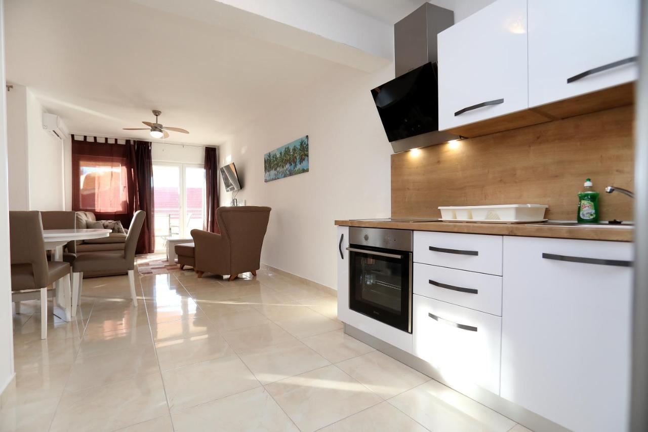 Villa Stella โตรกีร์ ภายนอก รูปภาพ