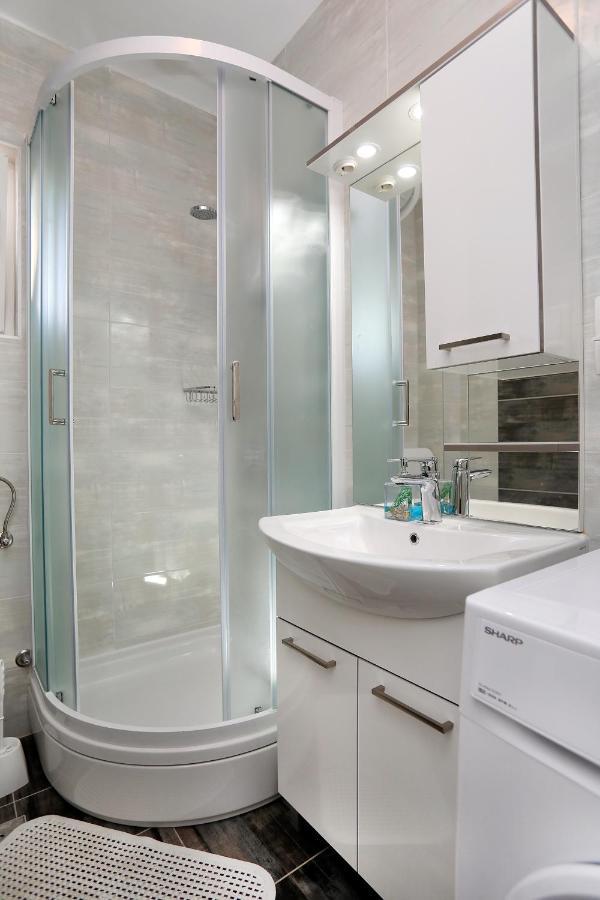 Villa Stella โตรกีร์ ภายนอก รูปภาพ