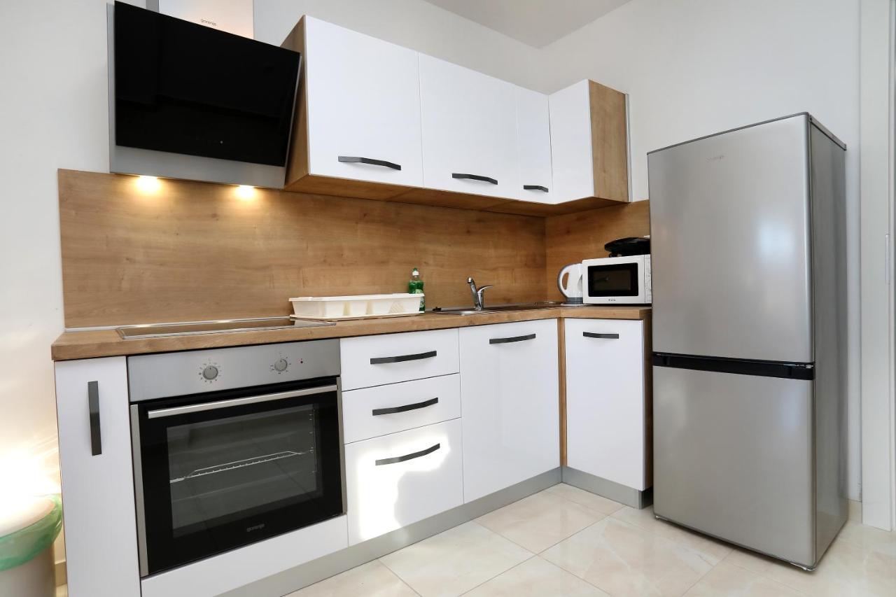 Villa Stella โตรกีร์ ภายนอก รูปภาพ