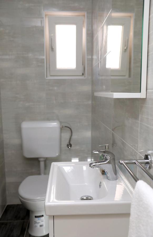 Villa Stella โตรกีร์ ภายนอก รูปภาพ