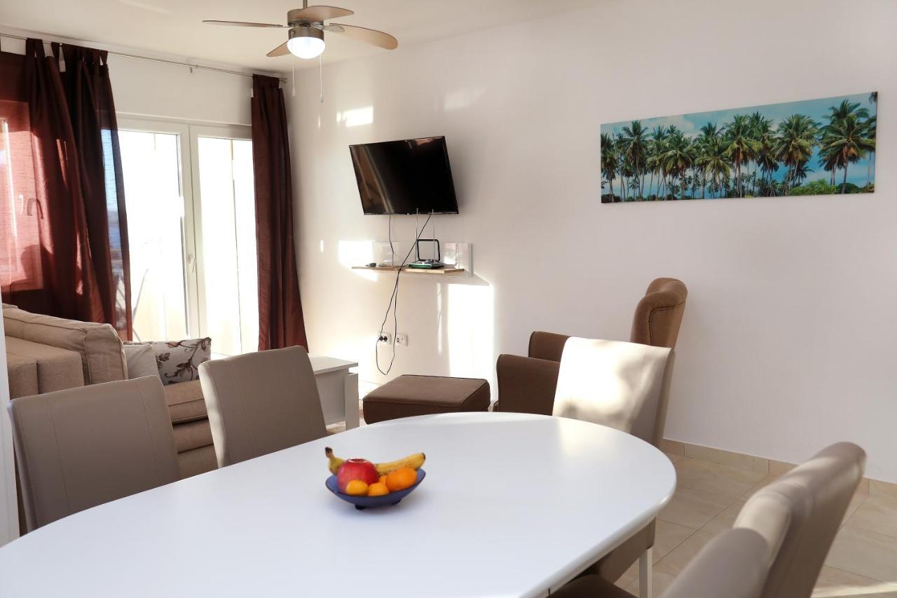 Villa Stella โตรกีร์ ภายนอก รูปภาพ