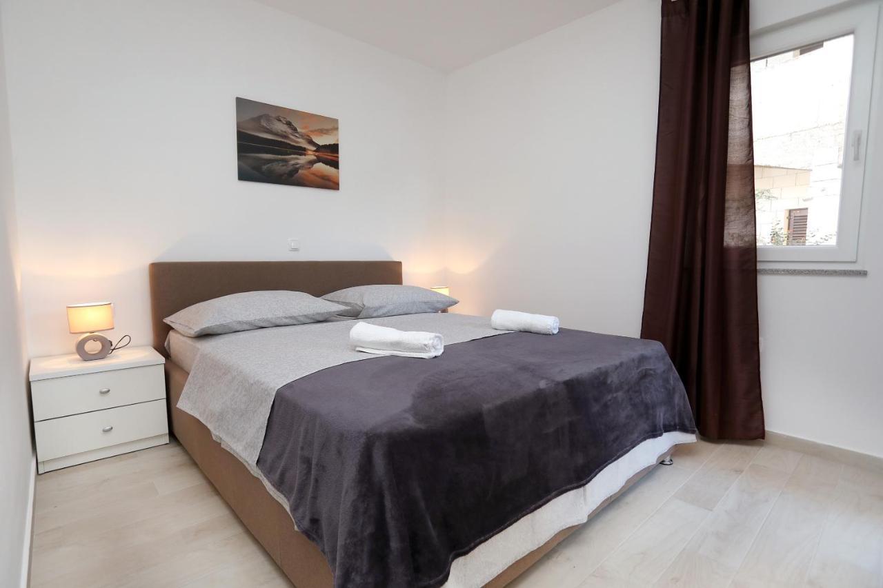 Villa Stella โตรกีร์ ภายนอก รูปภาพ