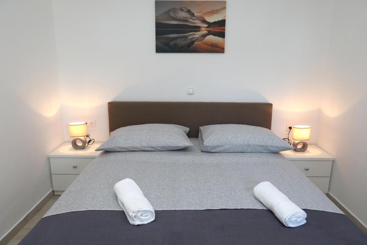 Villa Stella โตรกีร์ ภายนอก รูปภาพ