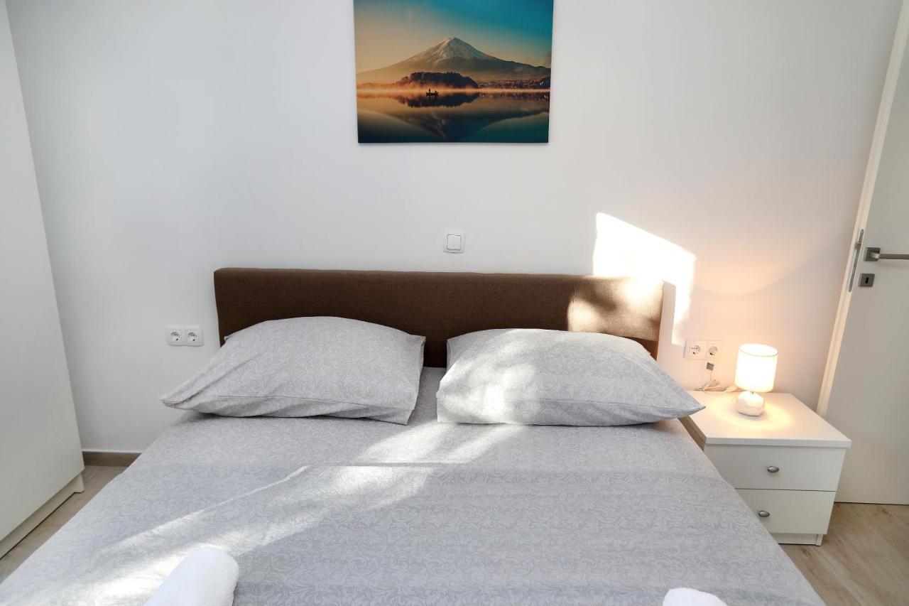 Villa Stella โตรกีร์ ภายนอก รูปภาพ